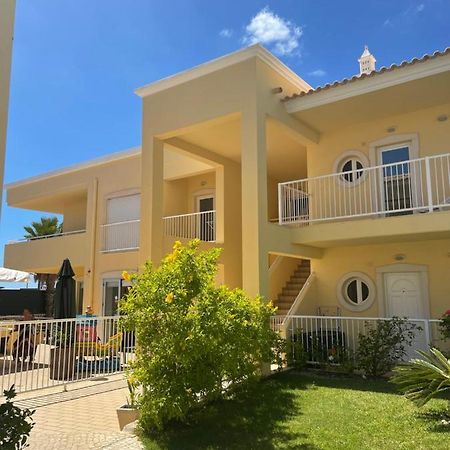 2 Bedrooms Apartment Vale Parra Praia Da Gale In A Privat Condominio جويا المظهر الخارجي الصورة