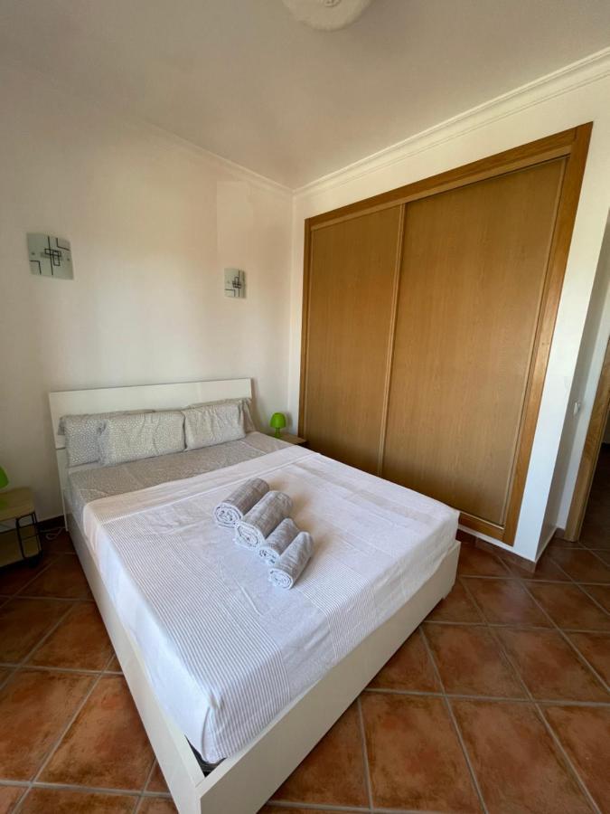 2 Bedrooms Apartment Vale Parra Praia Da Gale In A Privat Condominio جويا المظهر الخارجي الصورة
