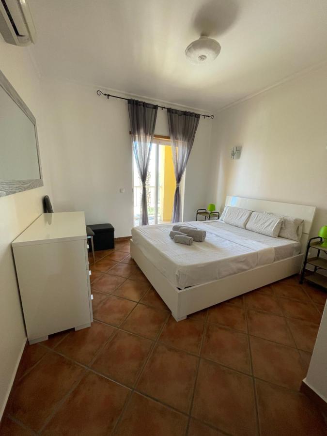 2 Bedrooms Apartment Vale Parra Praia Da Gale In A Privat Condominio جويا المظهر الخارجي الصورة